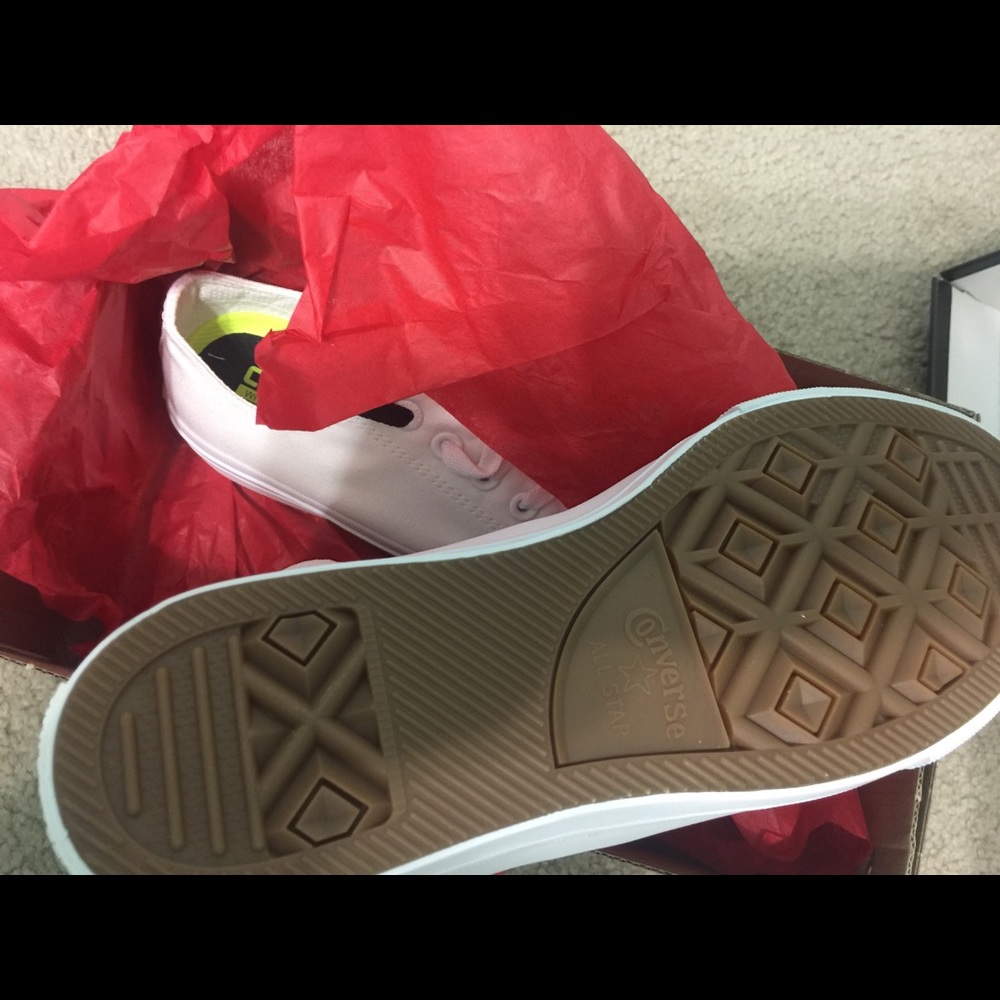 New in Box Converse Shoes 👟 - Picture 2 of 5